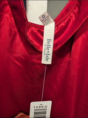 Red Satin Blouse torrid Size 3 ( 22/24)